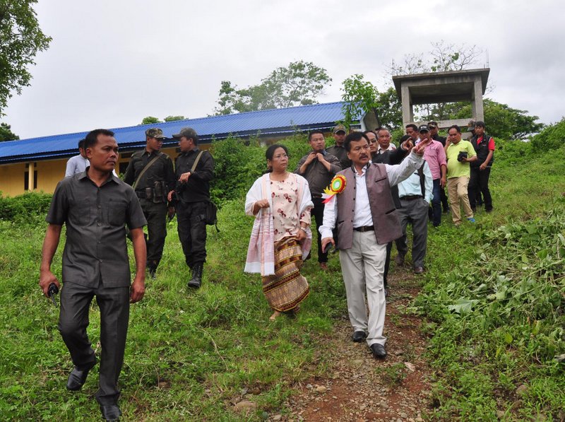 Minister Tribal Affairs & Hills Inaugurated Chalwa Govt. High School and Inspected Sdo Office at Tujang Waichong kangpokpi dist on 29.6.2017 (8).JPG